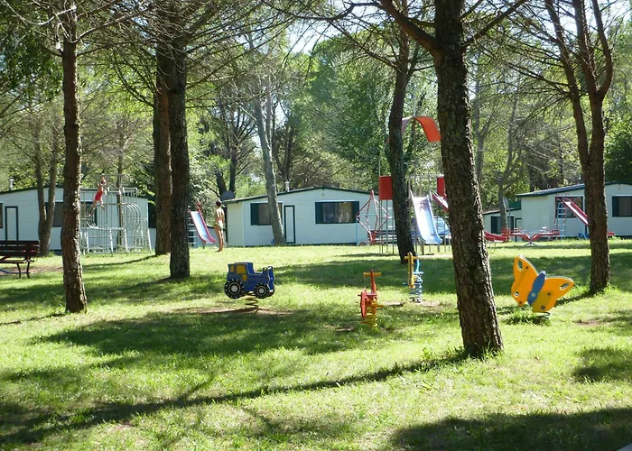 And Mobilehomes In Grado 38490 База відпочинку