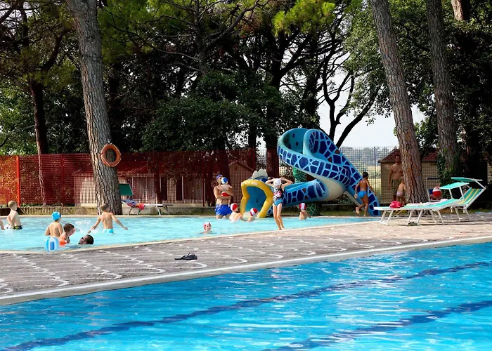 And Mobilehomes In Grado 38490 Holiday park